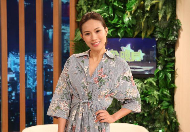 42岁港姐宣布怀孕！已有8个月肚大如萝，挺大肚超幸福