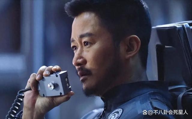 被曝补税3亿，49岁的吴京，背后资产早已经超20亿