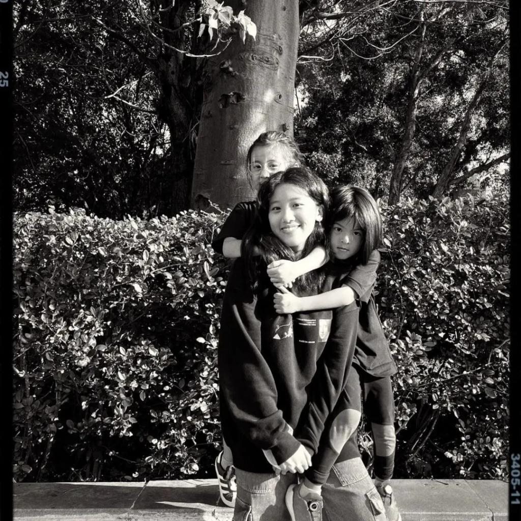 继黄多多穿泳衣被骂后，终于轮到贾静雯的女儿了……