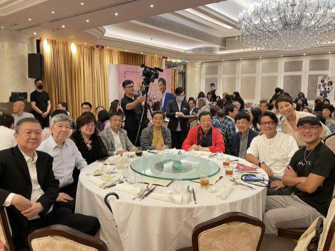 陈百强65岁冥寿歌迷设宴，众多圈内人出席，老戏骨胡枫也在