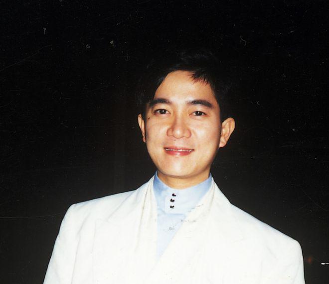 陈百强65岁冥寿歌迷设宴，众多圈内人出席，老戏骨胡枫也在