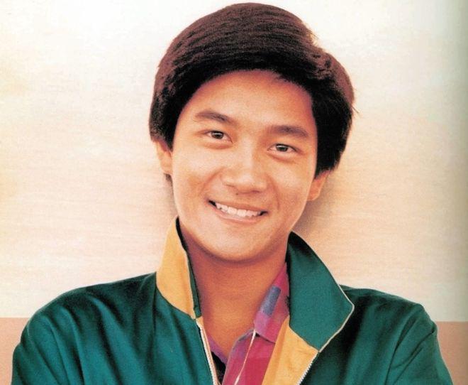 陈百强65岁冥寿歌迷设宴，众多圈内人出席，老戏骨胡枫也在