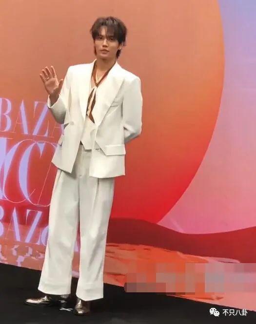 前嫂子被造黄谣怒而锤他？他几次三番塌房已经塌出巨坑了吧！