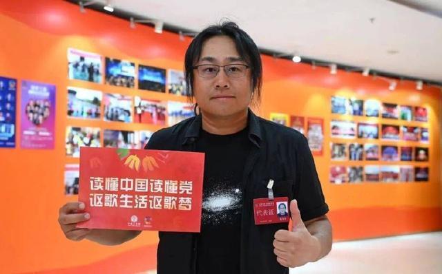 陈晓佟丽娅等参加文艺志愿者大会 为文艺志愿精神点赞