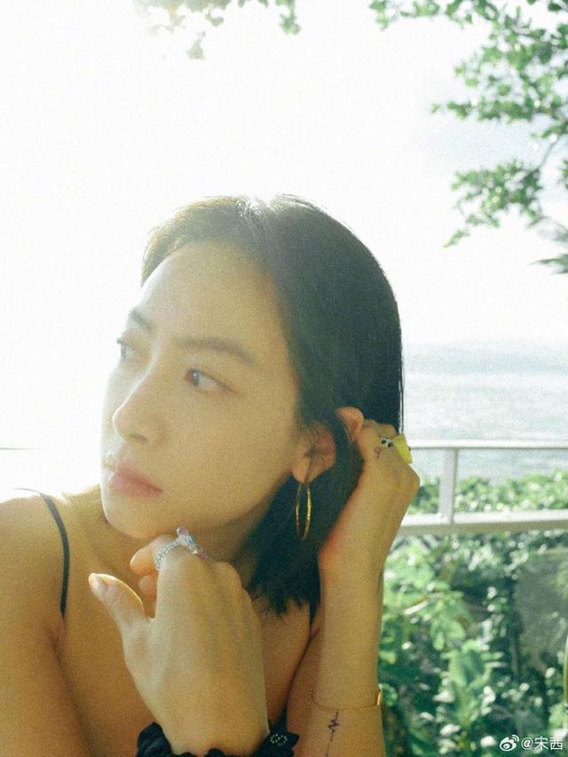宋茜晒美照纪念出道十四周年 回应粉丝“谢谢你们记得”