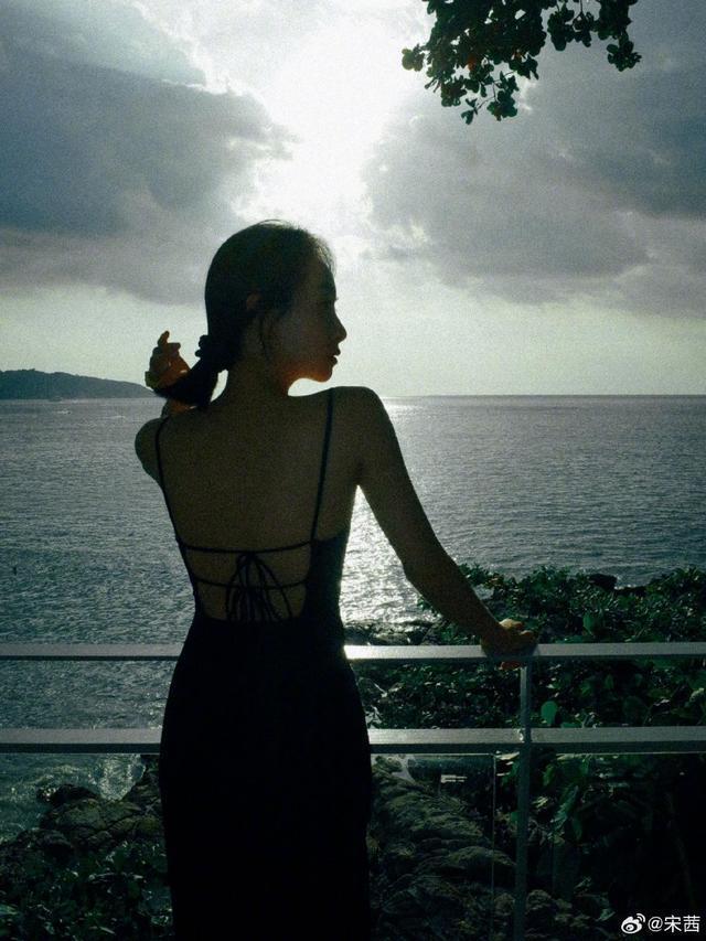 宋茜晒美照纪念出道十四周年 回应粉丝“谢谢你们记得”