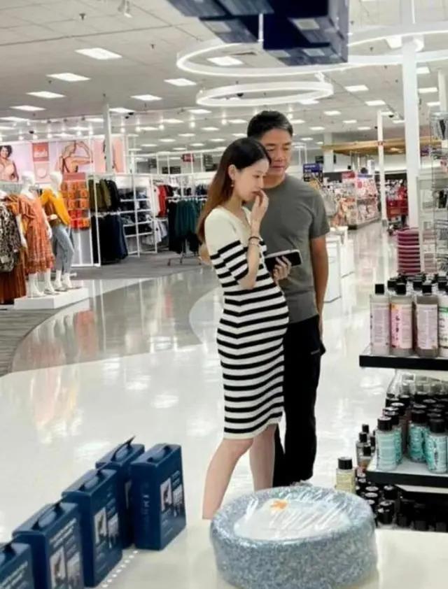 章泽天带娃游马耳他，7岁囡囡神似爸爸