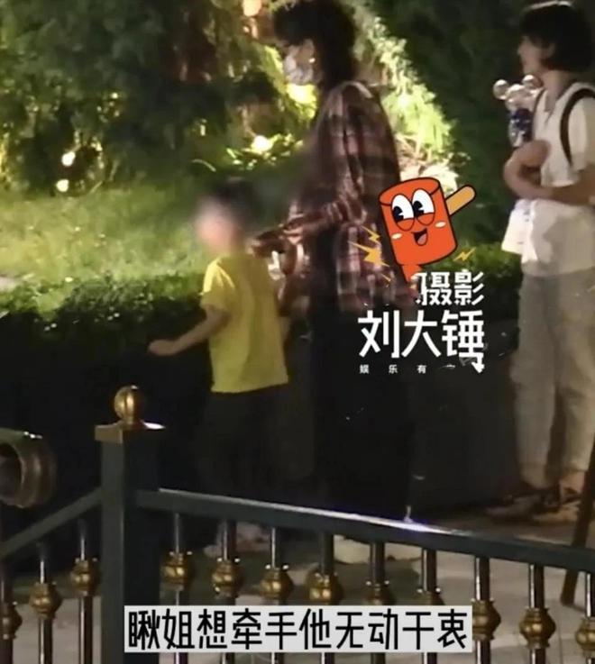 知情人曝赵丽颖冯绍峰私下常相聚 儿子由奶奶照顾