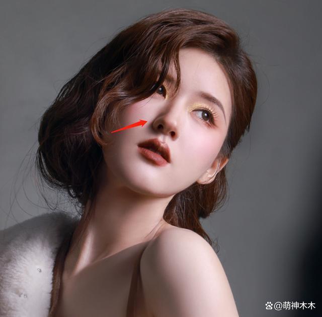 赵露思最新时尚大片惹争议，从肉鼻变小翘鼻，被质疑医美了