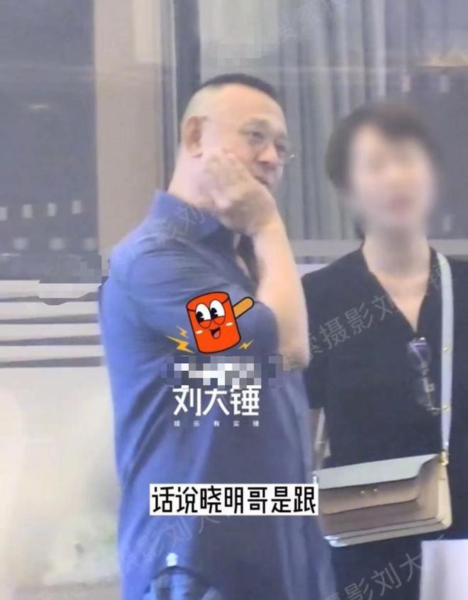 姜文等大佬深夜聚会，美女被灌得烂醉如泥，黄晓明亲自背上车