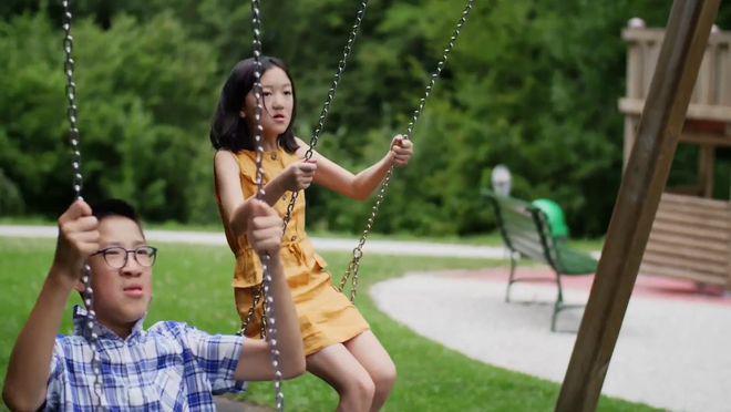 李亚鹏分享女儿唇腭裂治愈前画面，小李嫣超阳光