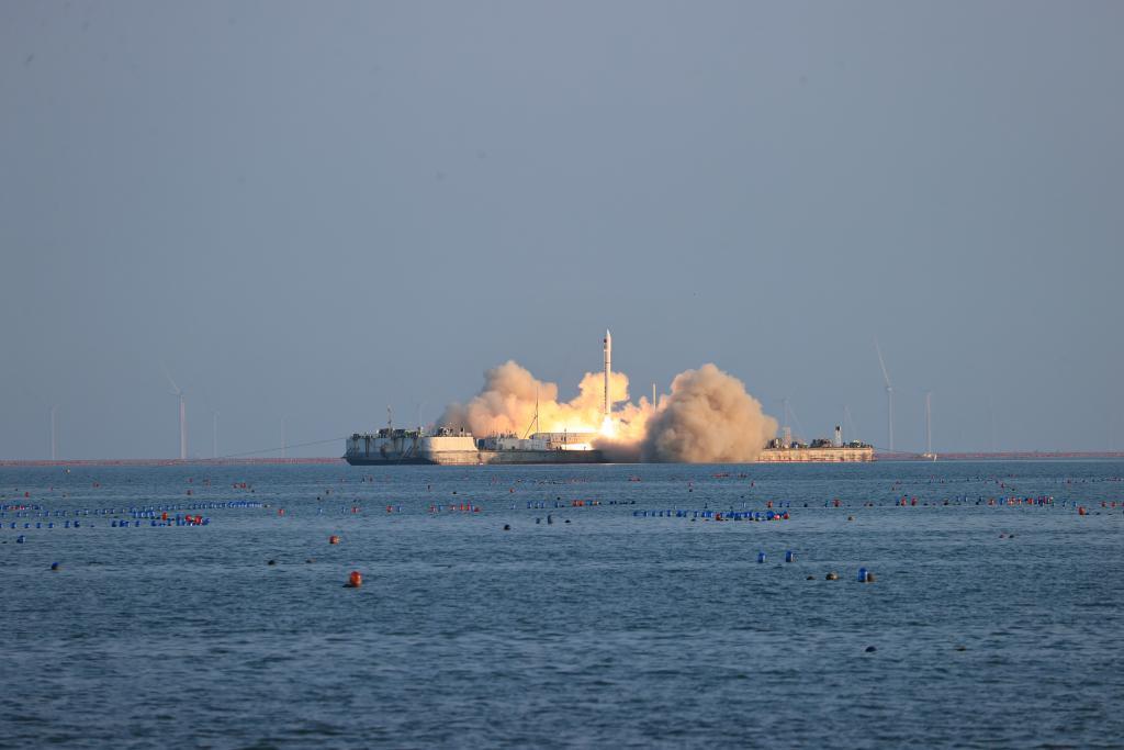 华为Mate 60 Pro「捅破天」的技术背后，藏着一条万亿规模的新赛道