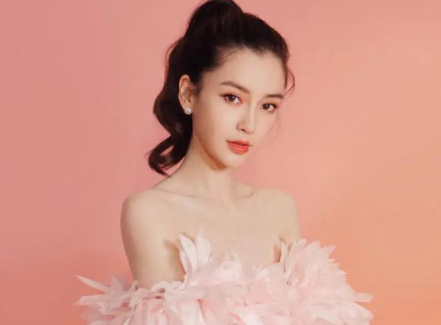 baby送小海绵去上学，和黄晓明一同出现在家长群