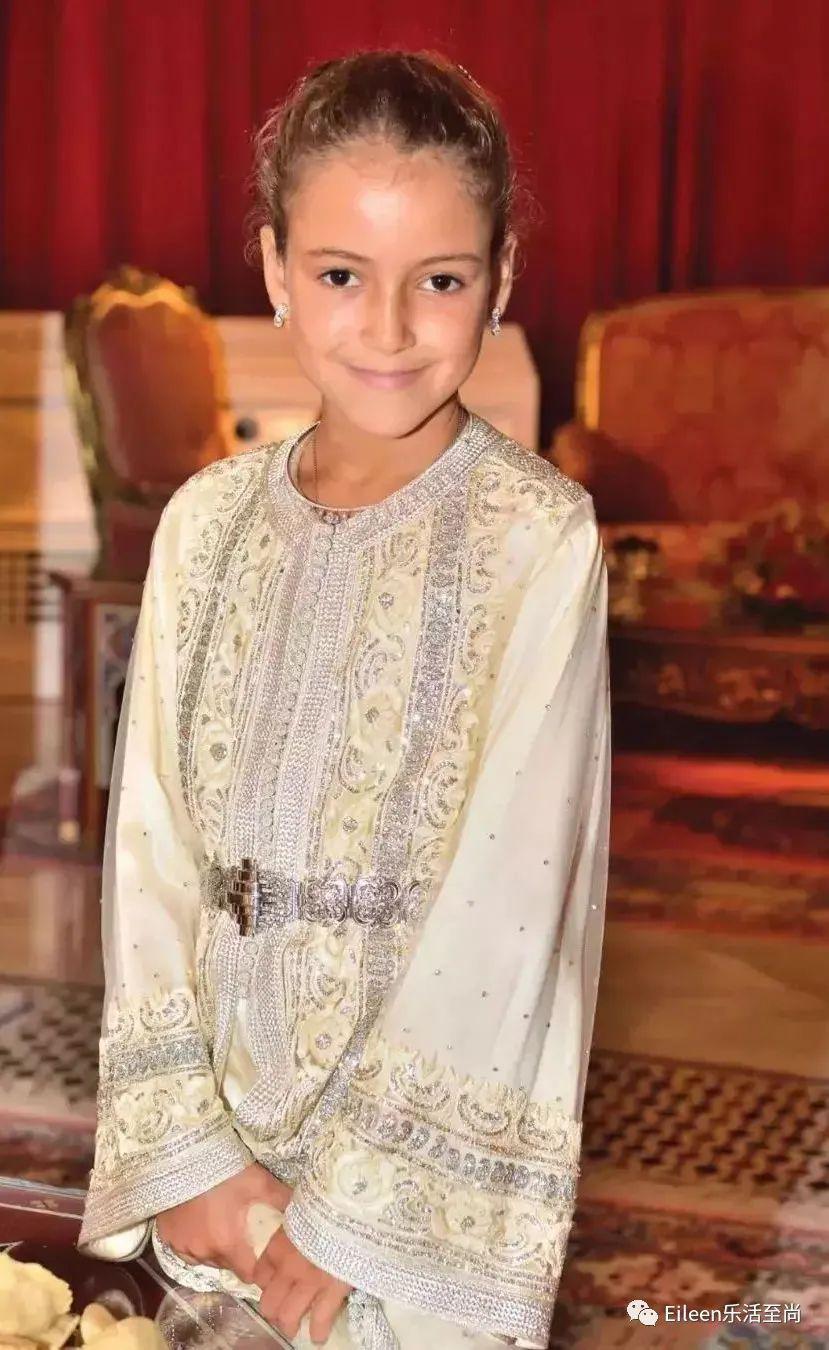 失踪4年突现身？530亿富养千金和超帅兄长到底都怎么样了？