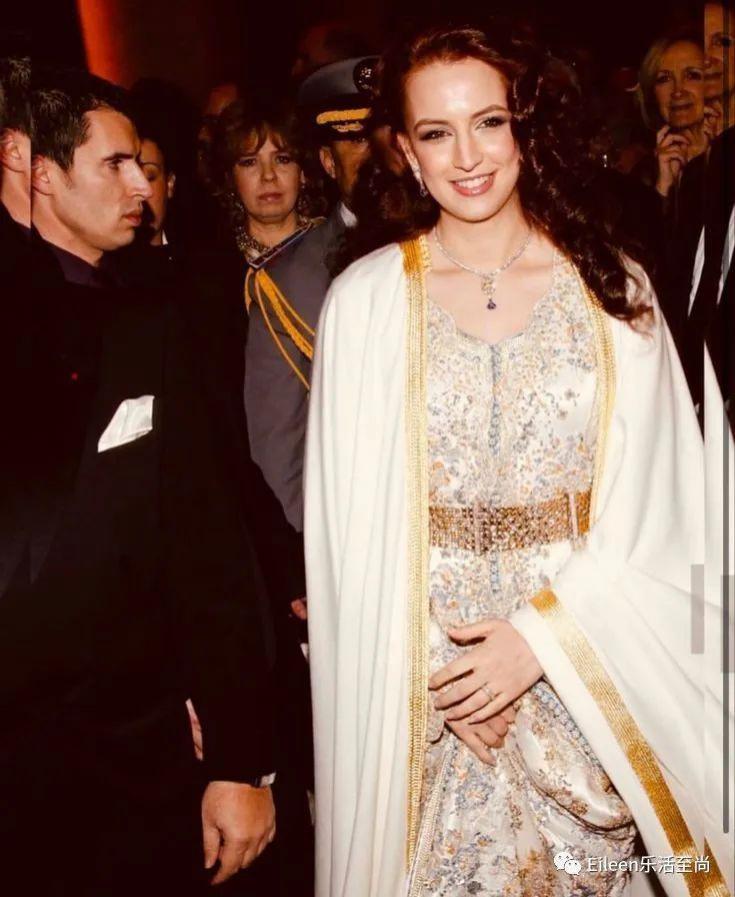 失踪4年突现身？530亿富养千金和超帅兄长到底都怎么样了？