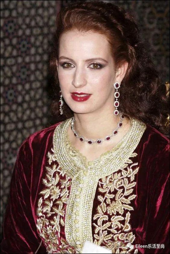 失踪4年突现身？530亿富养千金和超帅兄长到底都怎么样了？