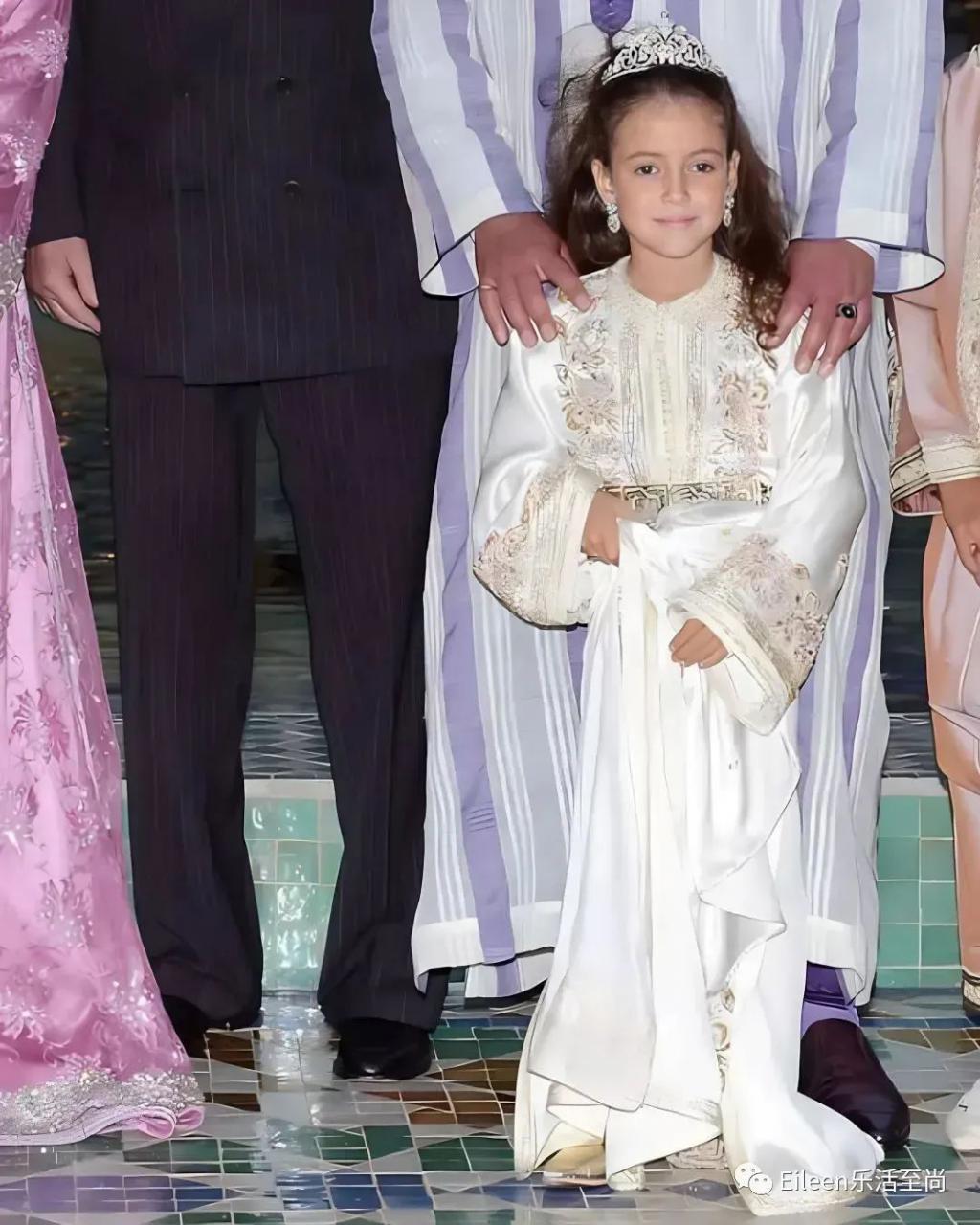 失踪4年突现身？530亿富养千金和超帅兄长到底都怎么样了？