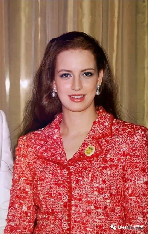 失踪4年突现身？530亿富养千金和超帅兄长到底都怎么样了？