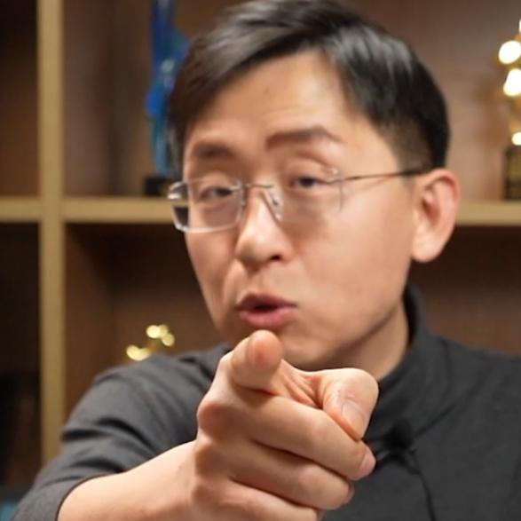 国产AI对抗ChatGPT谁有胜算？百度阿里讯飞对比