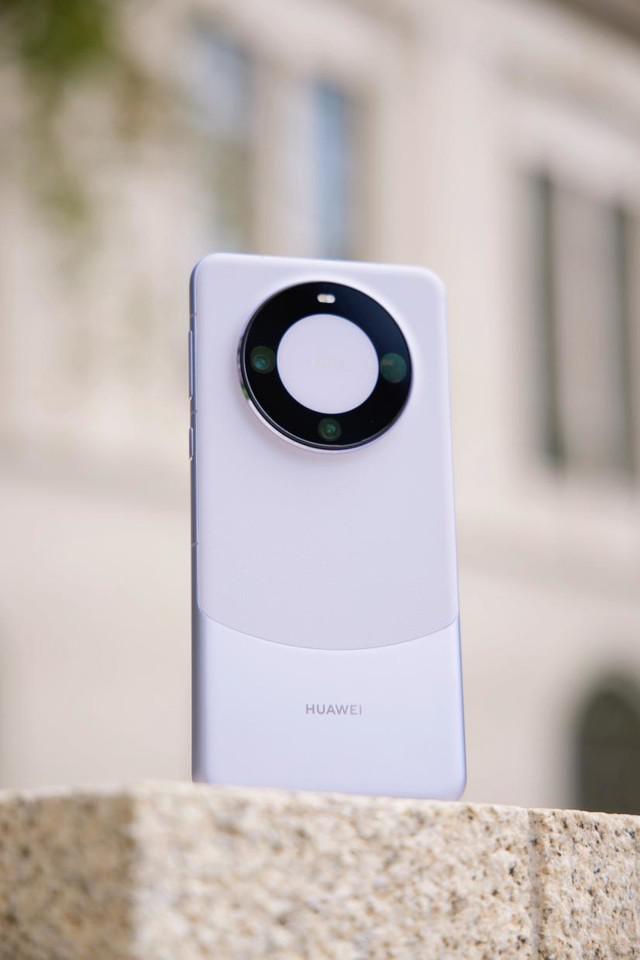 华为Mate60 Pro携大地色卡惊艳亮相，探索科技美学新生!