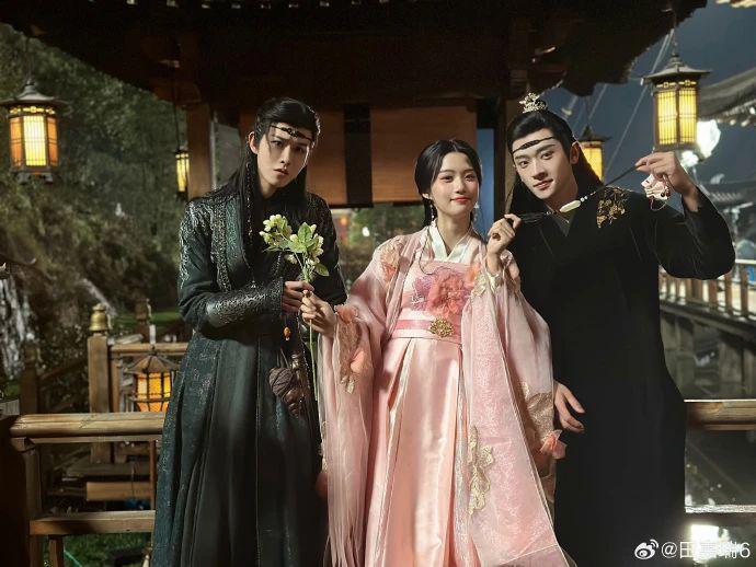 郭小四果然不会放过任何一个为《小时代》上过头的人