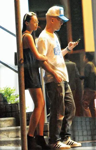 42岁造人成功！备婚中途被绿断8年情，闪婚圈外人终怀孕