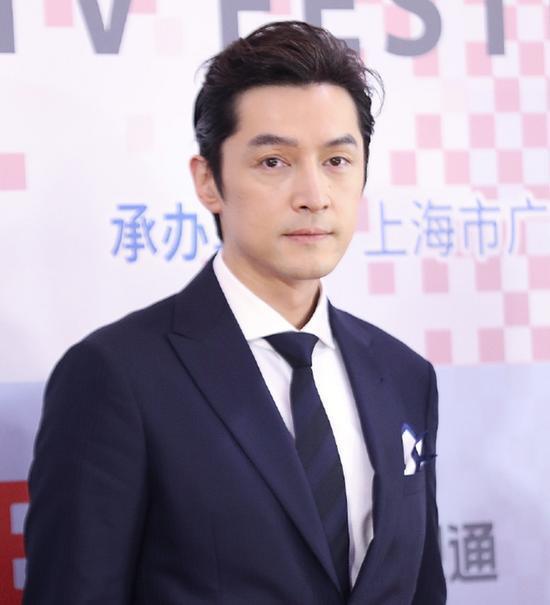 胡歌谈《不虚此行》提过世母亲：仍会给她发消息