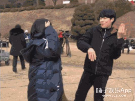 还记得当上空姐的“德善”吗？航空公司向她道歉了？