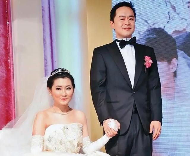 Selina生了！小腰果乖巧躺妈怀里，刚开始肺积水挺过难关