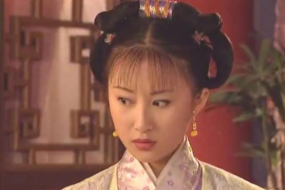 童年女神嫁富豪，脸肿成发面馒头