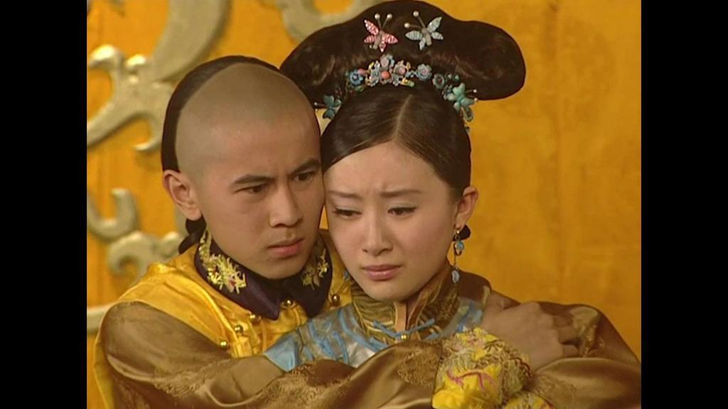 童年女神嫁富豪，脸肿成发面馒头