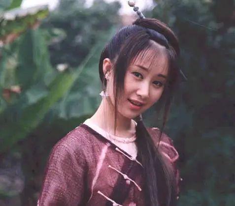 童年女神嫁富豪，脸肿成发面馒头