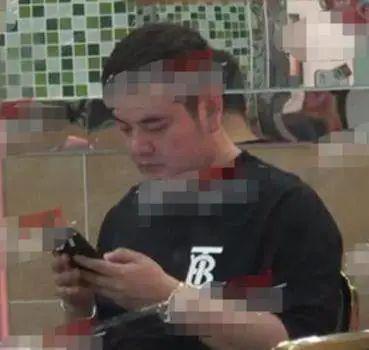 童年女神嫁富豪，脸肿成发面馒头