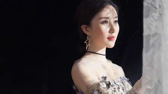 童年女神嫁富豪，脸肿成发面馒头