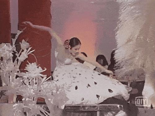 男舞者近乎“全裸”？对不起杨丽萍，这样的“艺术”真的欣赏不来