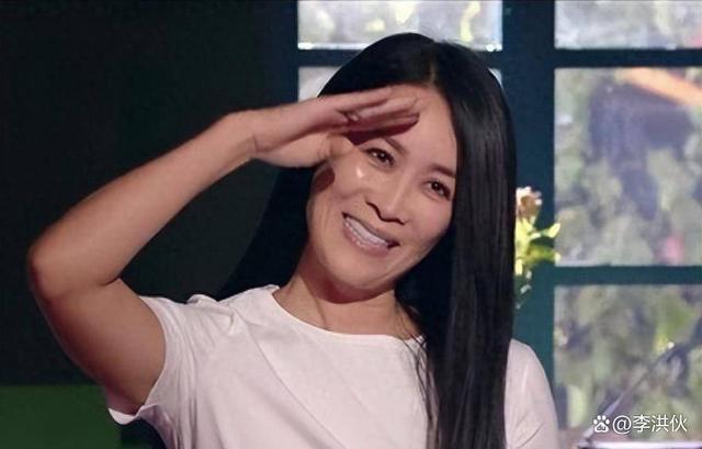 连续风波后，那英上综艺全程自嗨，再大风浪也挡不住姐挣钱