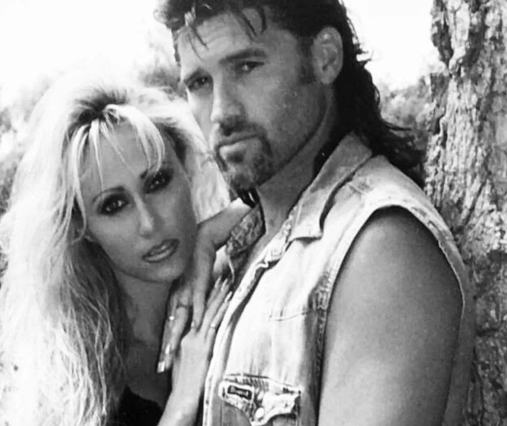 一手打造巨星女儿，母女处成闺蜜，56岁的她太会当妈了！