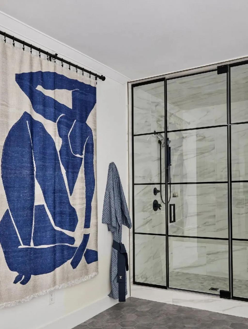 一手打造巨星女儿，母女处成闺蜜，56岁的她太会当妈了！