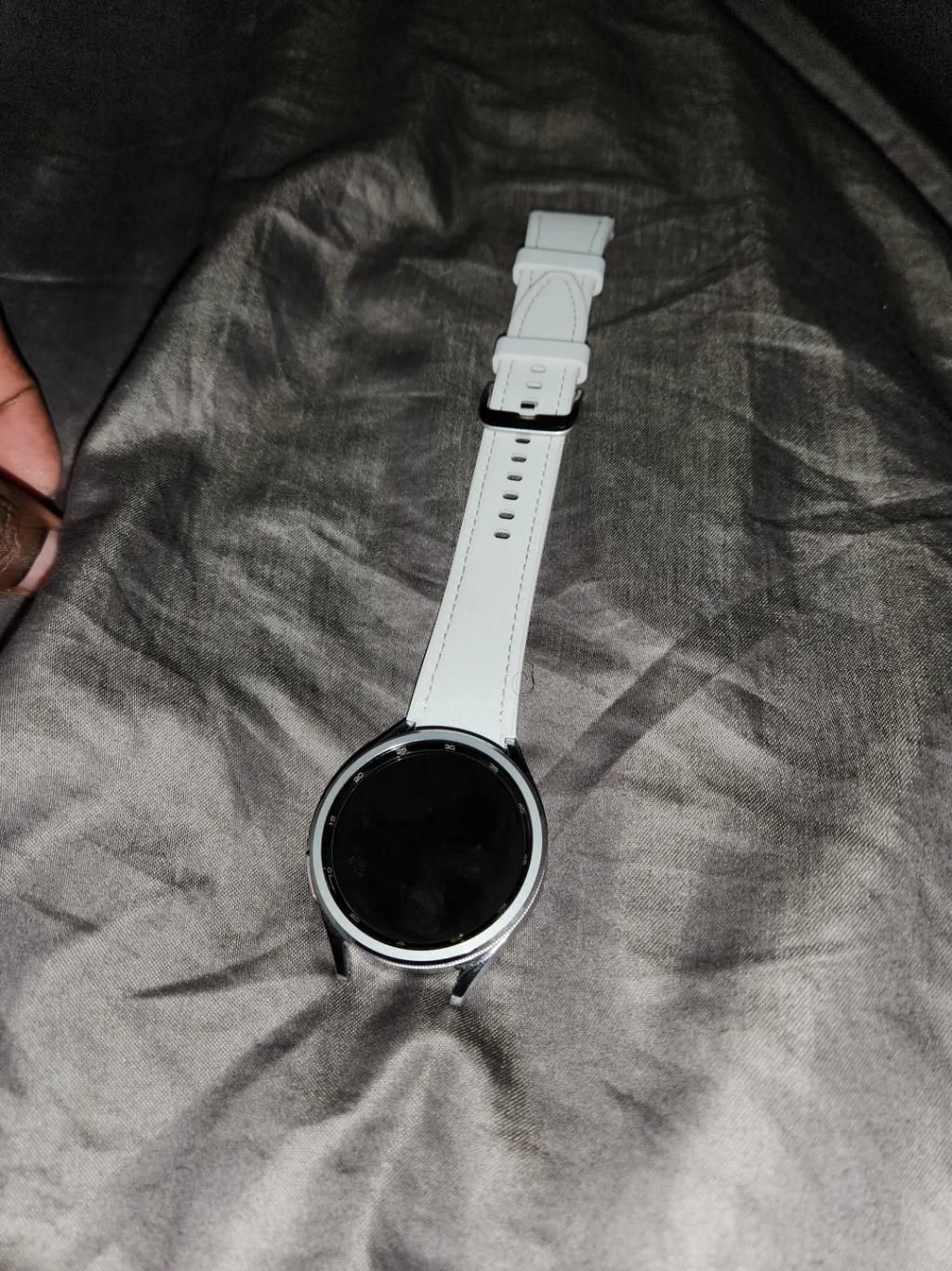 报告称三星 Galaxy Watch 6 手表会出现表带随机脱落问题