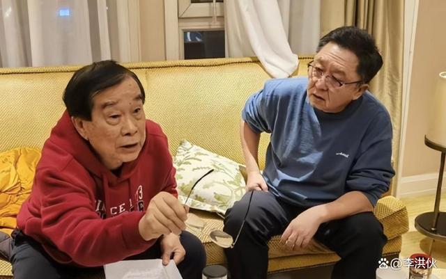 德云社演员真挣钱，孙越遛电子狗，一把小壶能换北京一套房