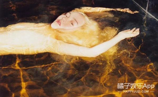 还记得“Y2K鼻祖”戴文青木吗?她带女儿拍杂志啦