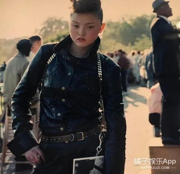 还记得“Y2K鼻祖”戴文青木吗?她带女儿拍杂志啦