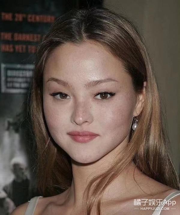 还记得“Y2K鼻祖”戴文青木吗?她带女儿拍杂志啦