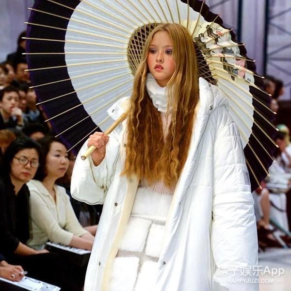 还记得“Y2K鼻祖”戴文青木吗?她带女儿拍杂志啦