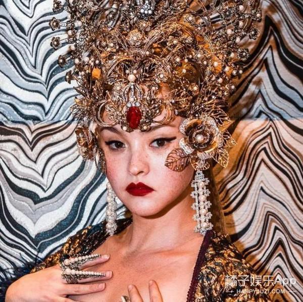 还记得“Y2K鼻祖”戴文青木吗?她带女儿拍杂志啦