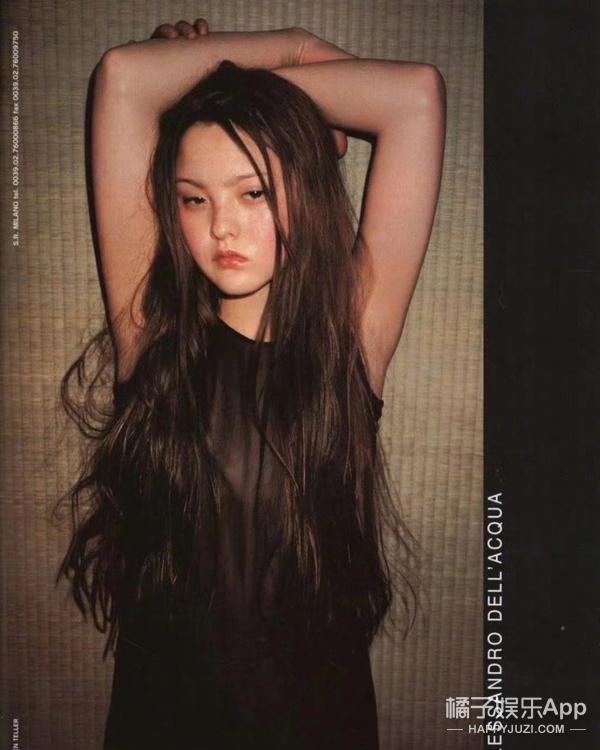 还记得“Y2K鼻祖”戴文青木吗?她带女儿拍杂志啦