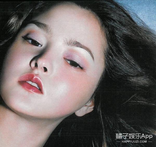 还记得“Y2K鼻祖”戴文青木吗?她带女儿拍杂志啦