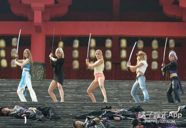 还记得“Y2K鼻祖”戴文青木吗?她带女儿拍杂志啦
