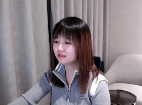 虎扑女神大赛办到第八年，网友选择把战鹰推上神坛。