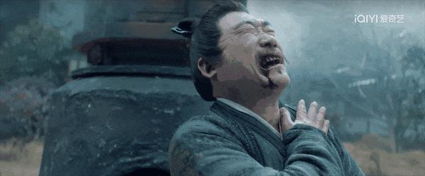 满屏露肉，胸器逼人！ 郭式审美，屎上雕花